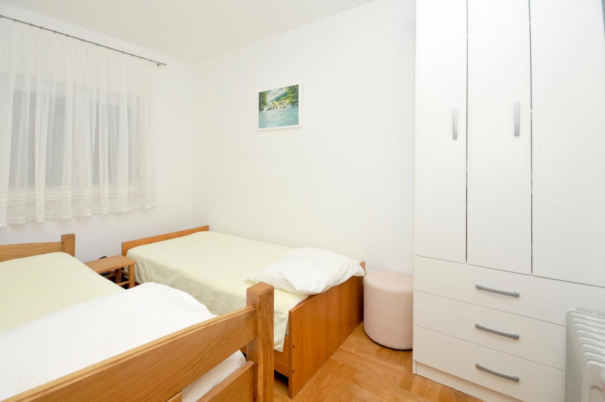 Apartmani Svalina - Seaview And 130M From Beach Trogir Exterior photo