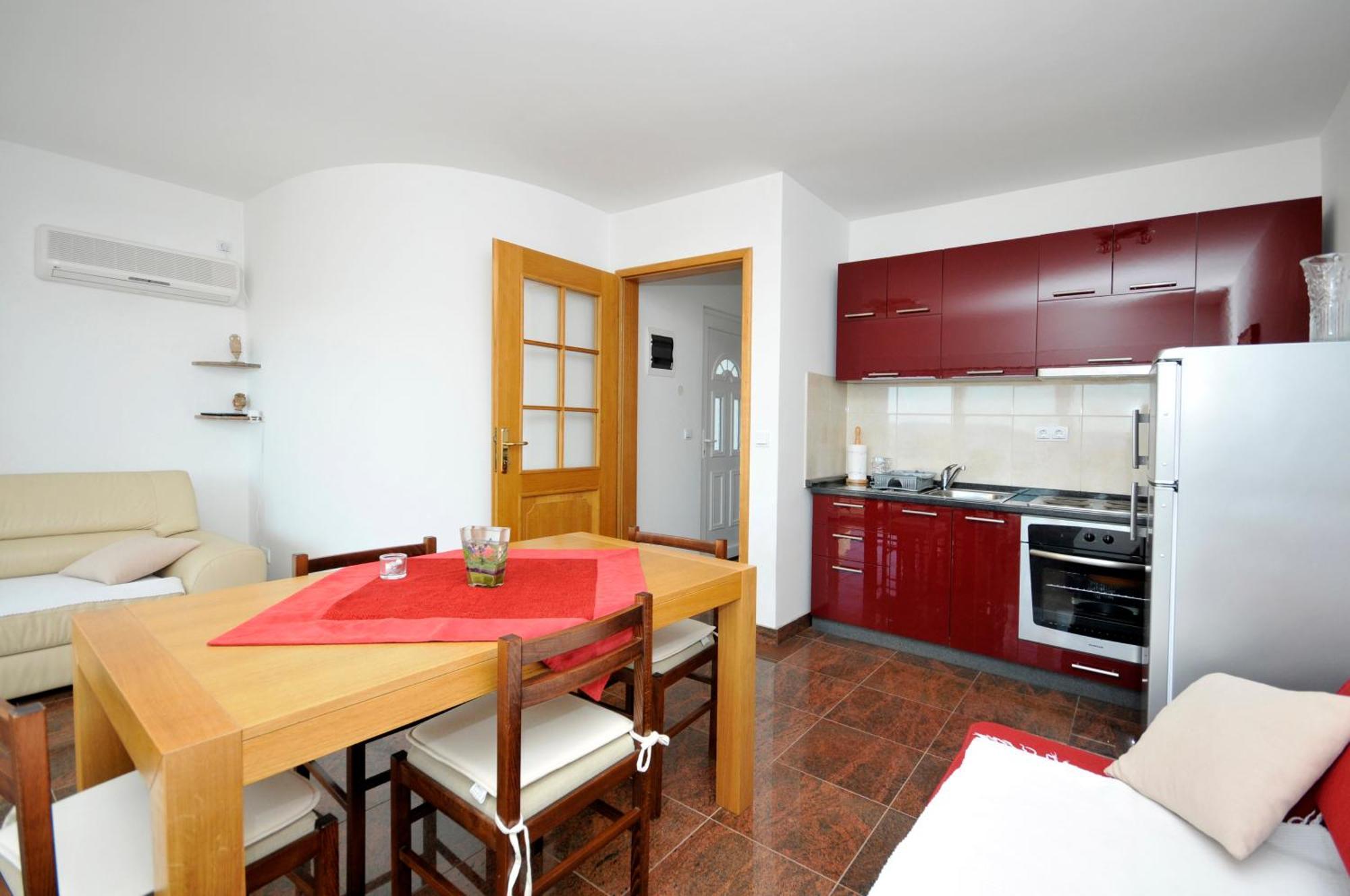 Apartmani Svalina - Seaview And 130M From Beach Trogir Exterior photo