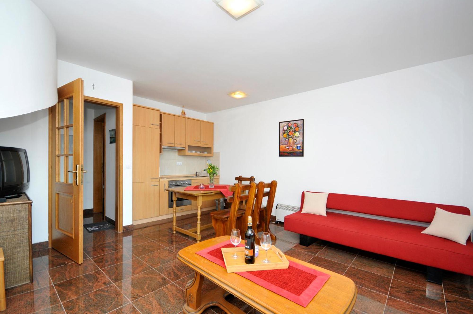 Apartmani Svalina - Seaview And 130M From Beach Trogir Exterior photo