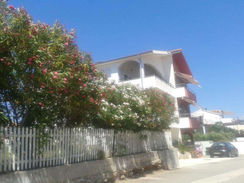 Apartmani Svalina - Seaview And 130M From Beach Trogir Exterior photo