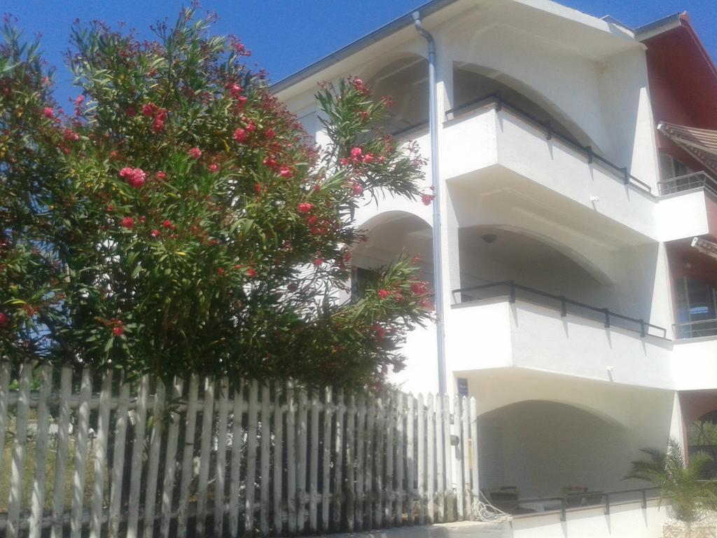 Apartmani Svalina - Seaview And 130M From Beach Trogir Exterior photo