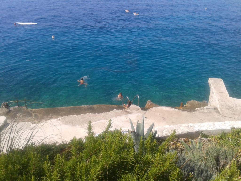 Apartmani Svalina - Seaview And 130M From Beach Trogir Exterior photo